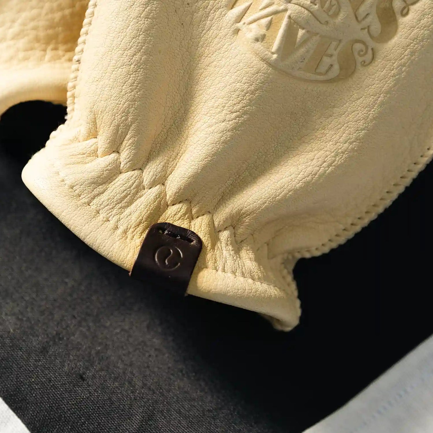 Rascal Gloves Wheels & Waves x Café in Cream