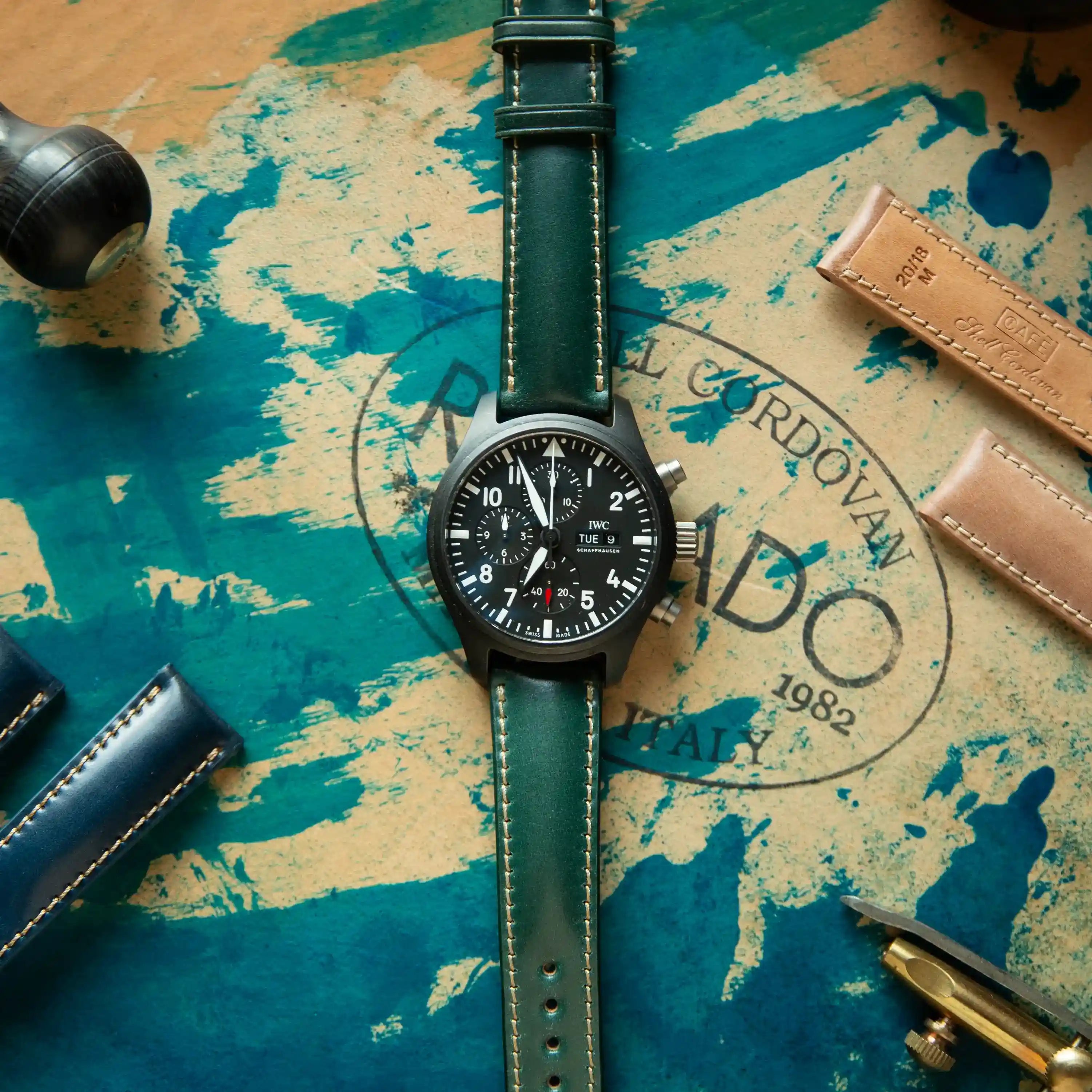 Cordovan Strap Padded in Black Coffee