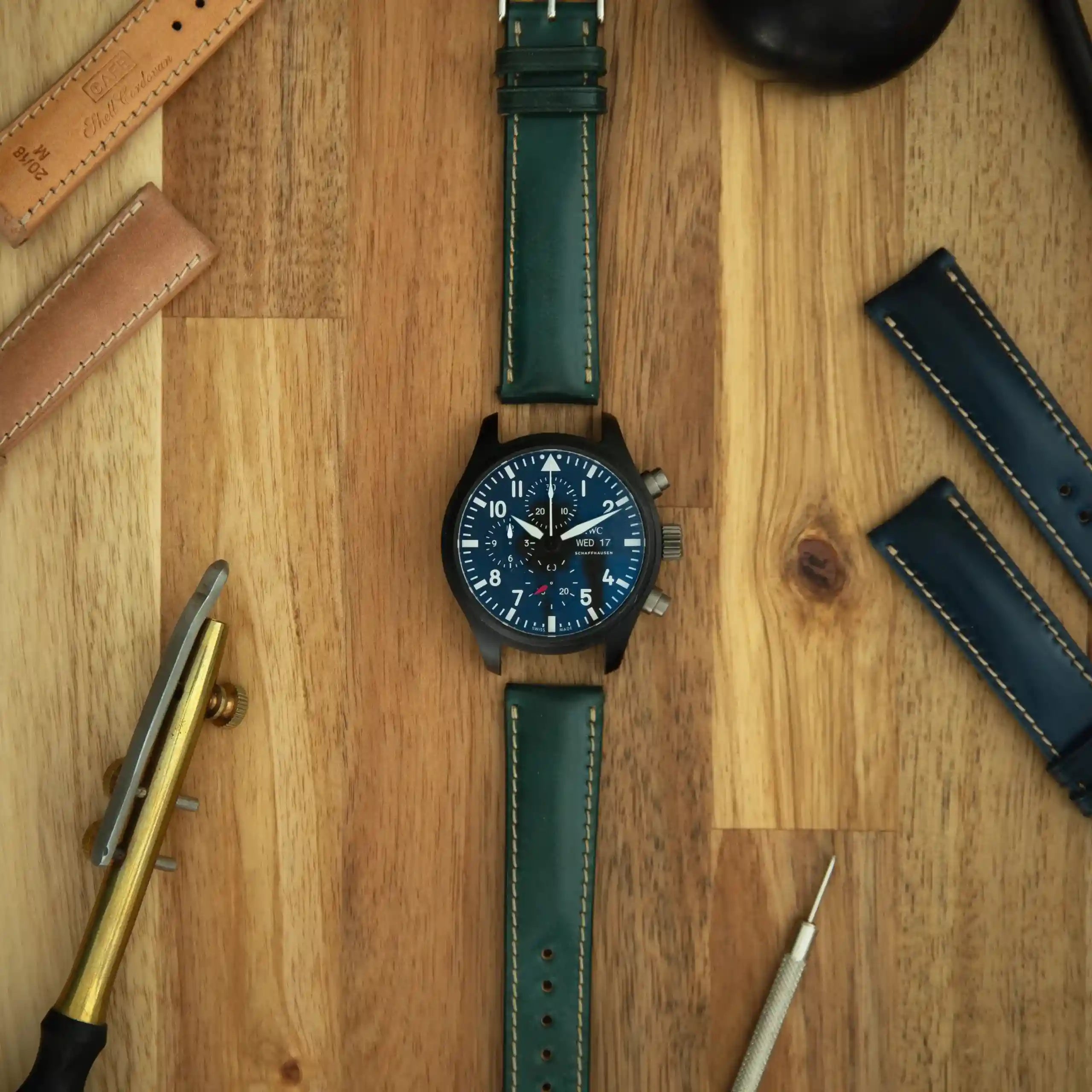 Cordovan Strap Padded in Forest