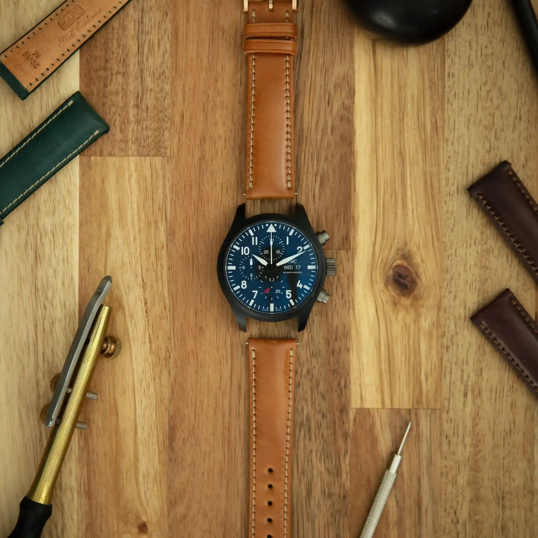 Cordovan Strap Padded in Roasted