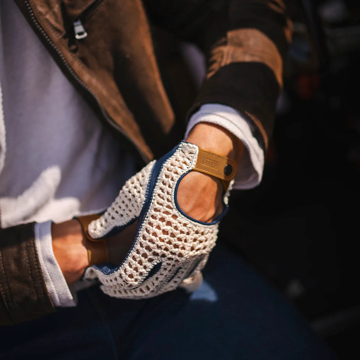 crochet-driving-gloves-blue-3