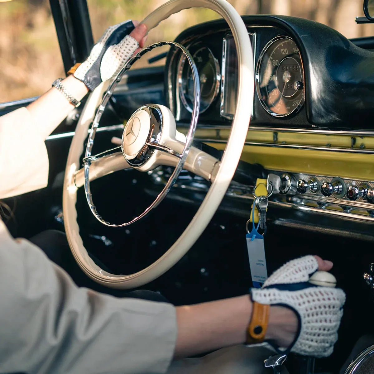 Crochet Fingerless Driving Gloves "Triton" in Marlin