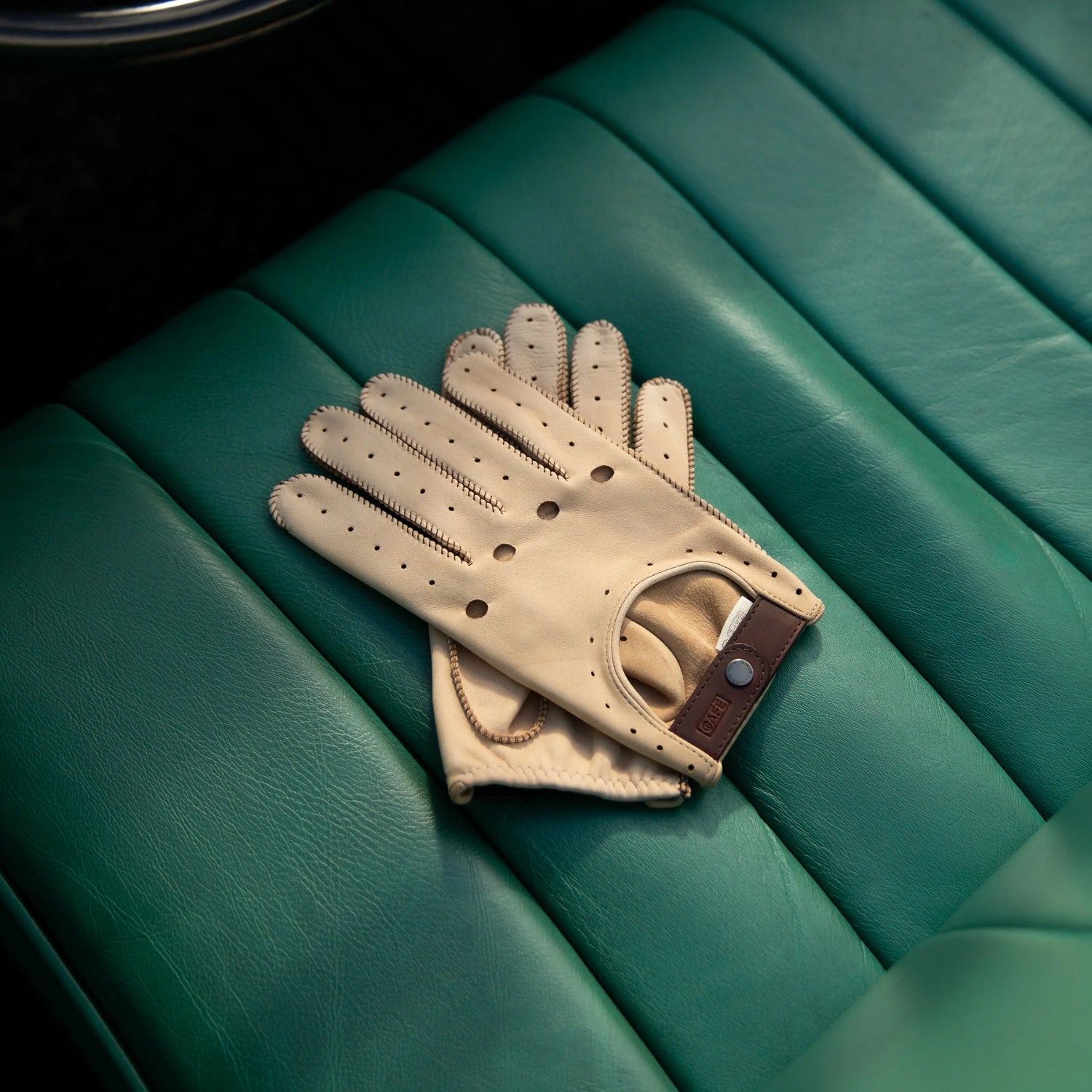 suede sand gloves 3