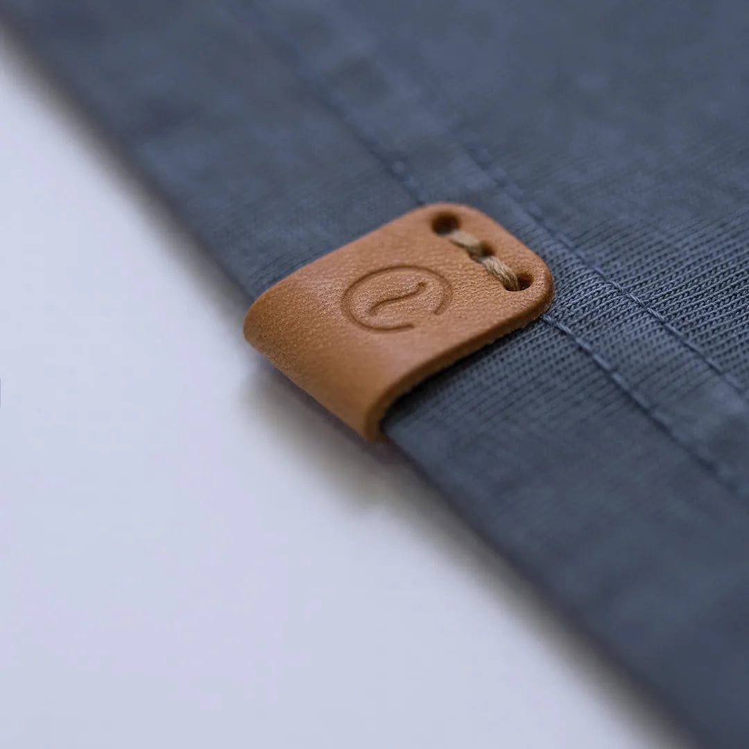 organic heavy bag tee charcoal leather detail