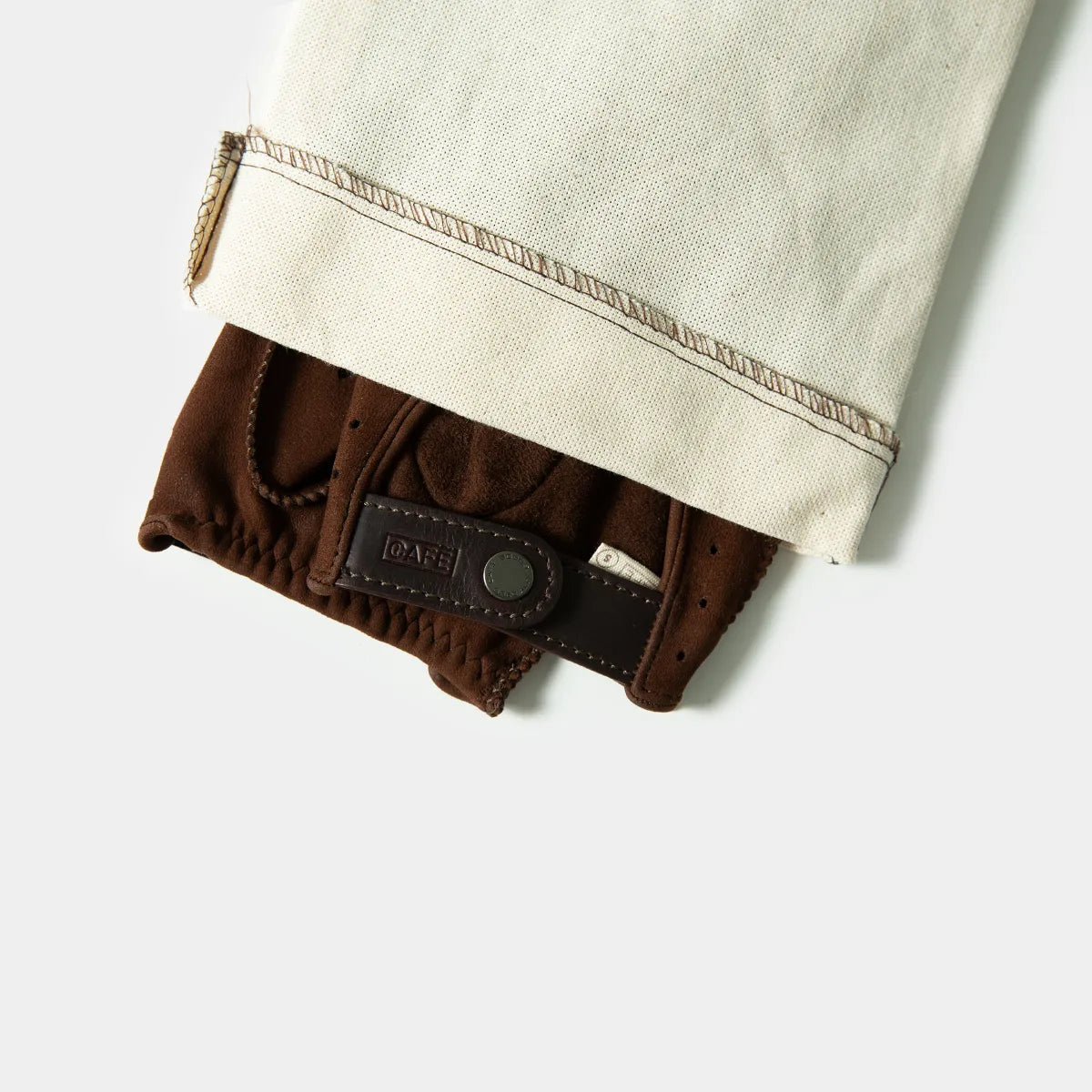 Driving Gloves in Black Coffee Suede