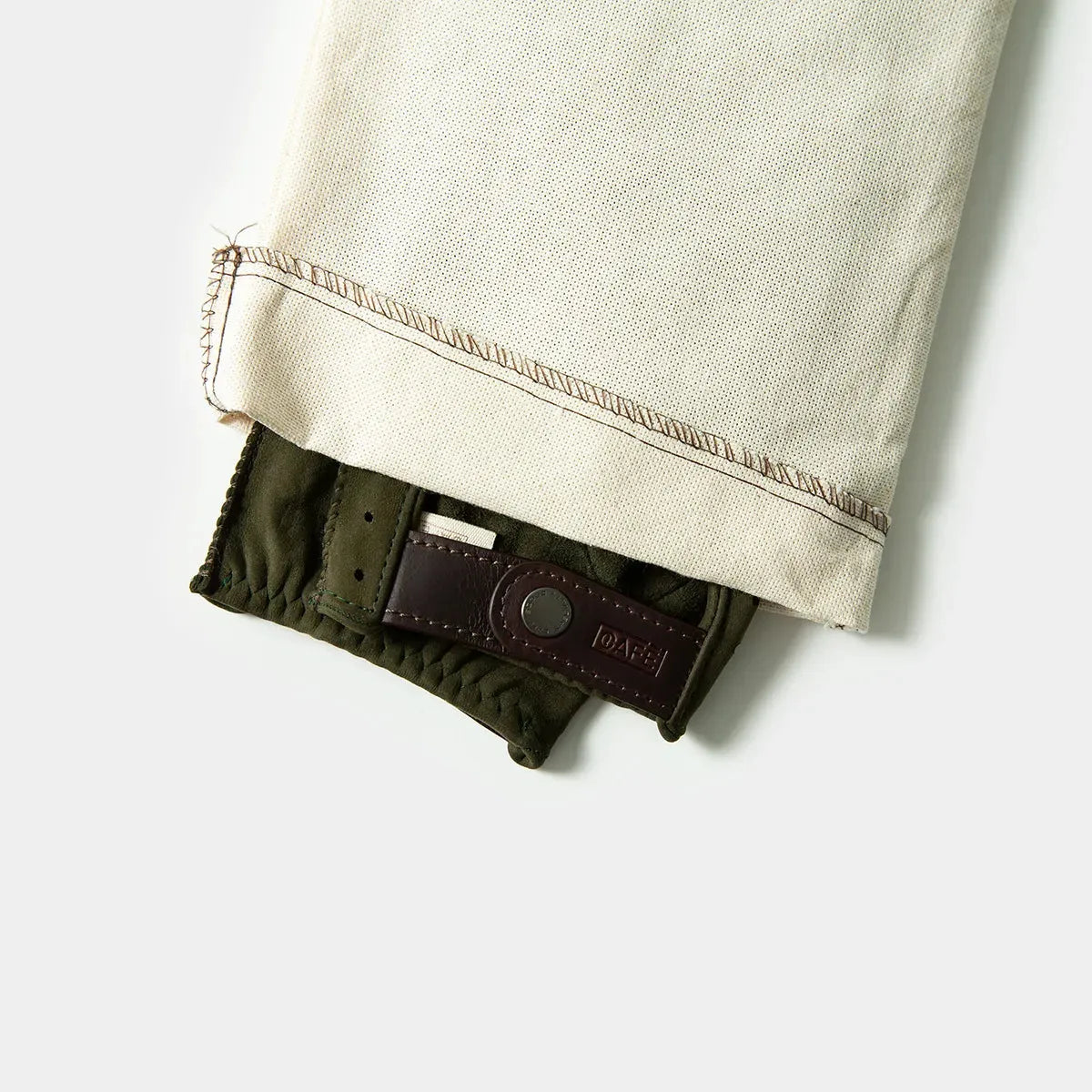 Driving Gloves in Forest Suede