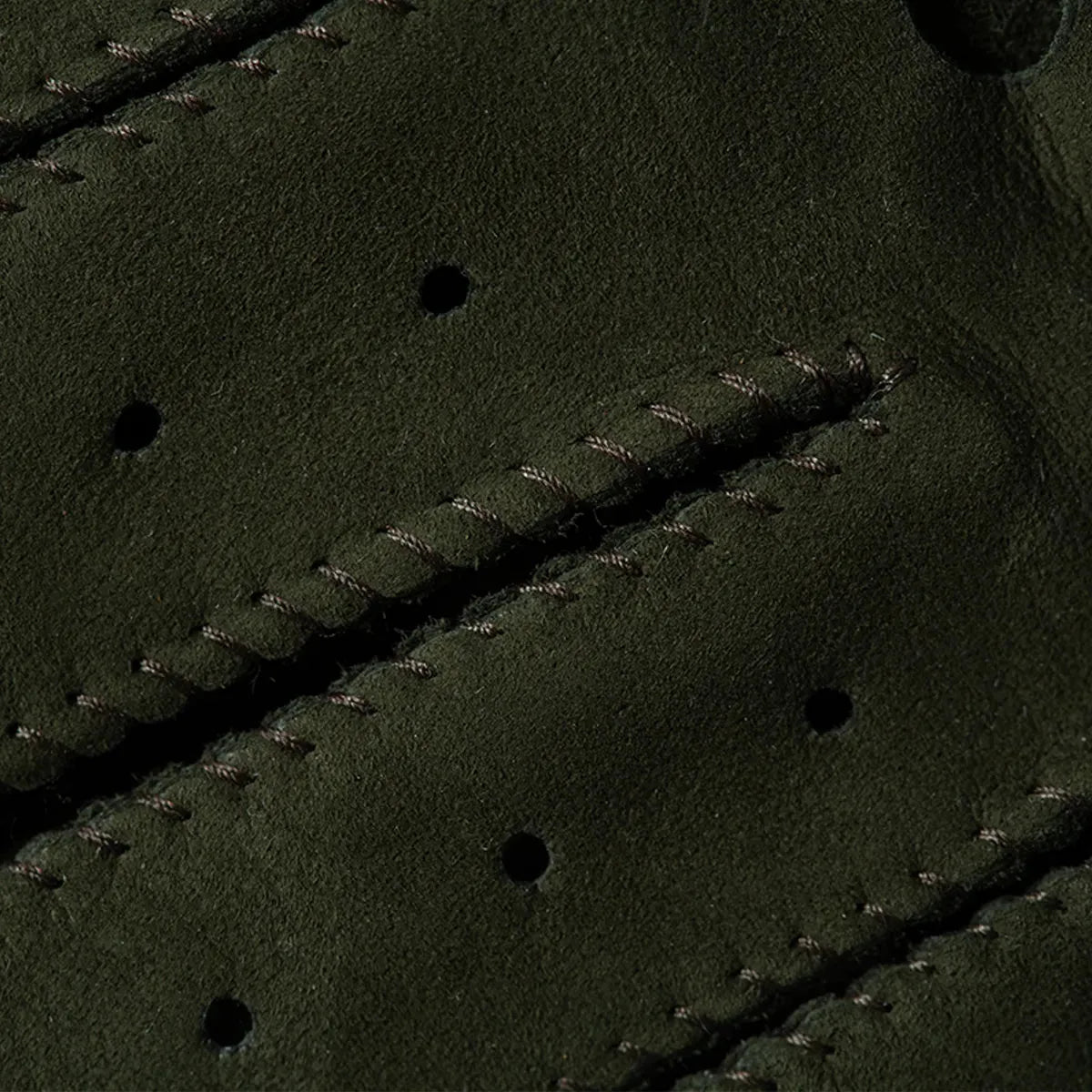 Driving Gloves in Forest Suede