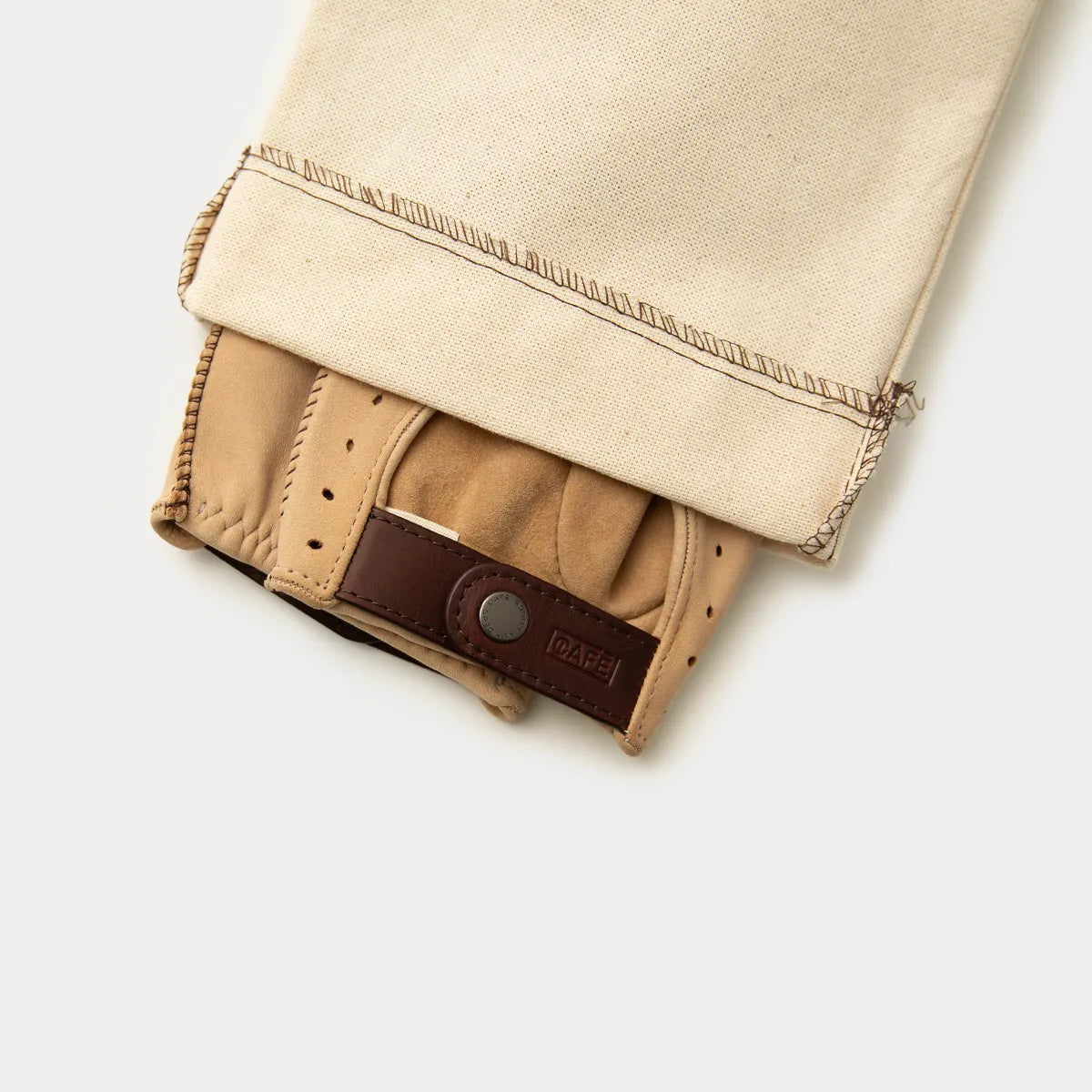 Driving Gloves in Sand Suede