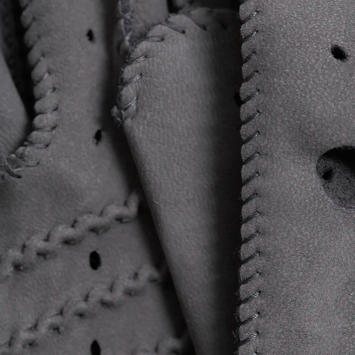 Driving Gloves in Grey Suede