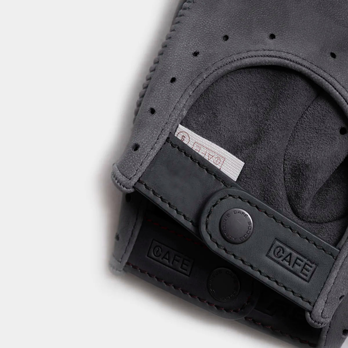 Driving Gloves in Grey Suede