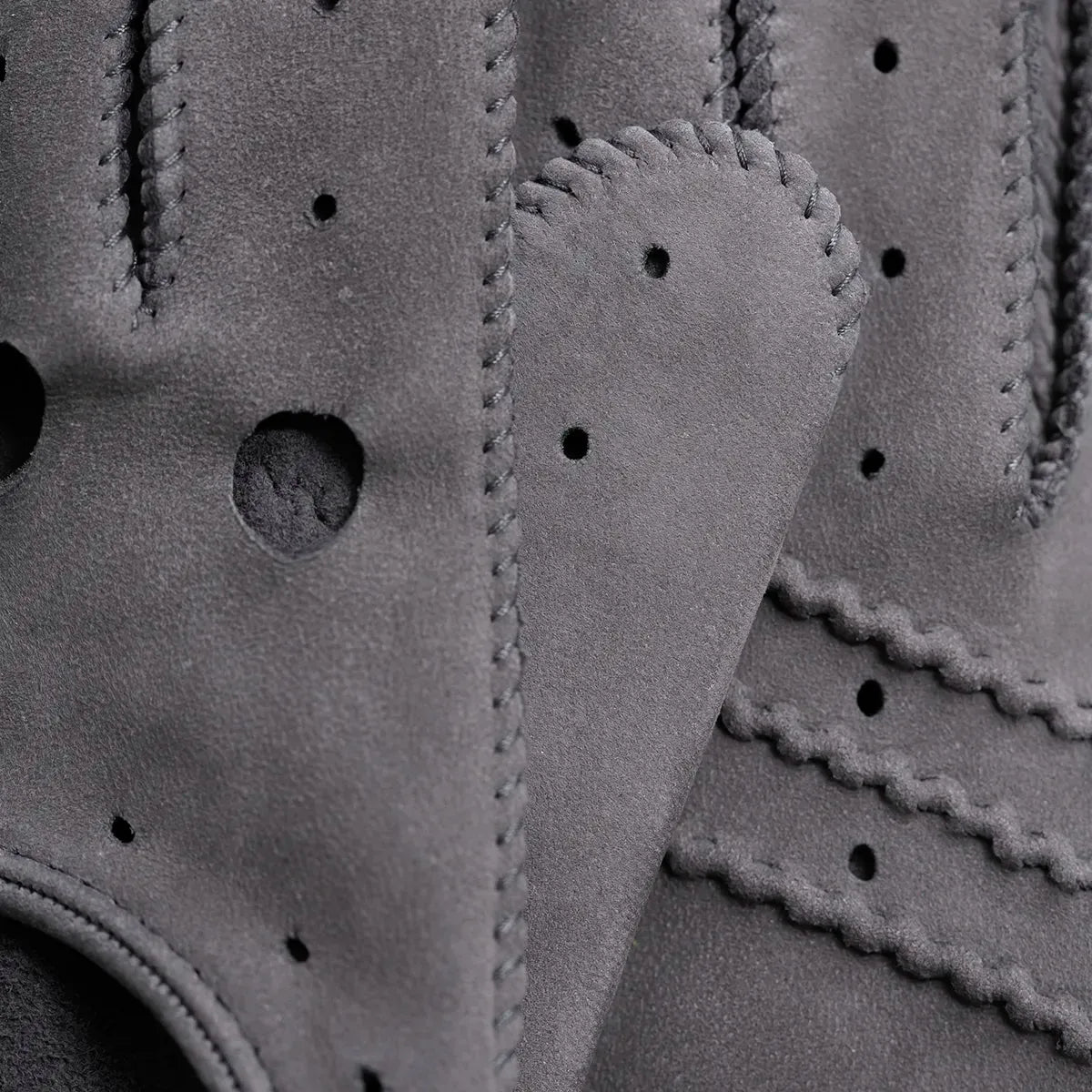 Driving Gloves in Grey Suede