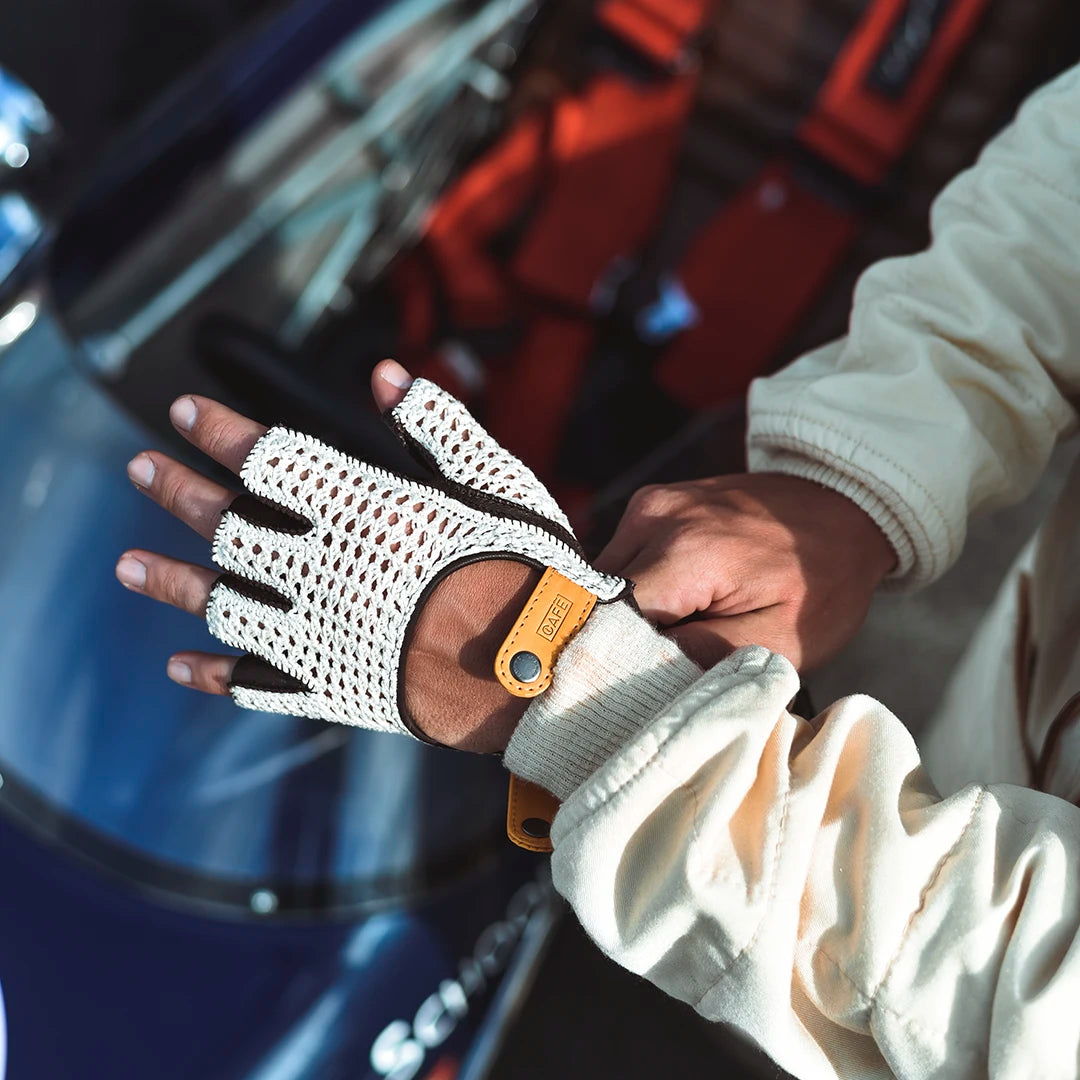 Woman Crochet Fingerless Driving Gloves "Triton" in Black Coffee