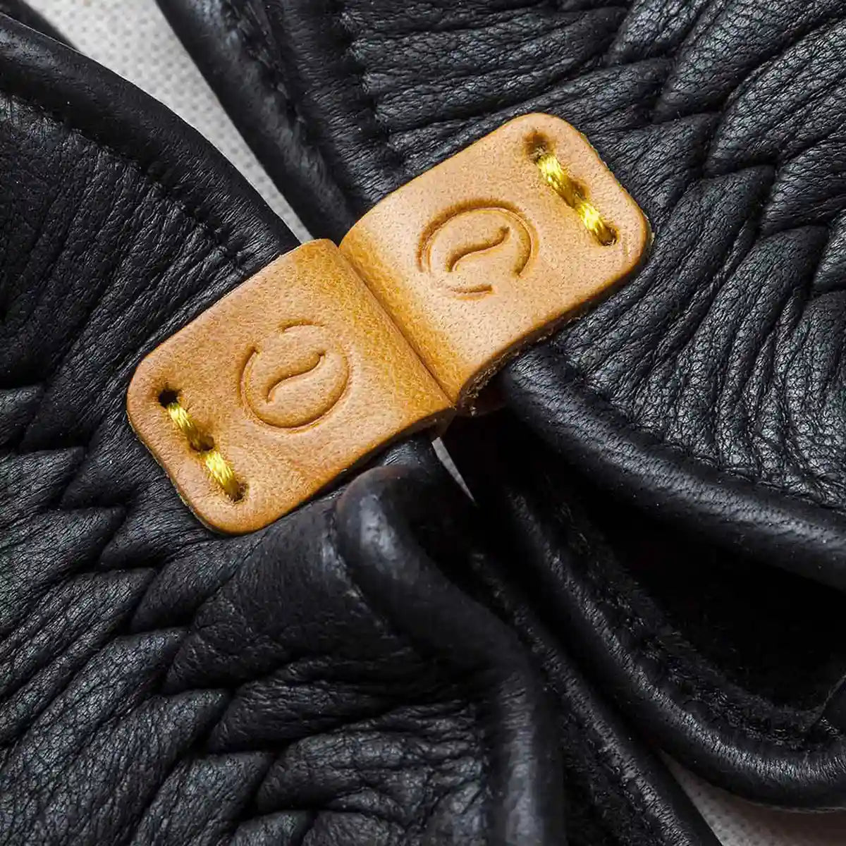 Deerskin Gloves in Black