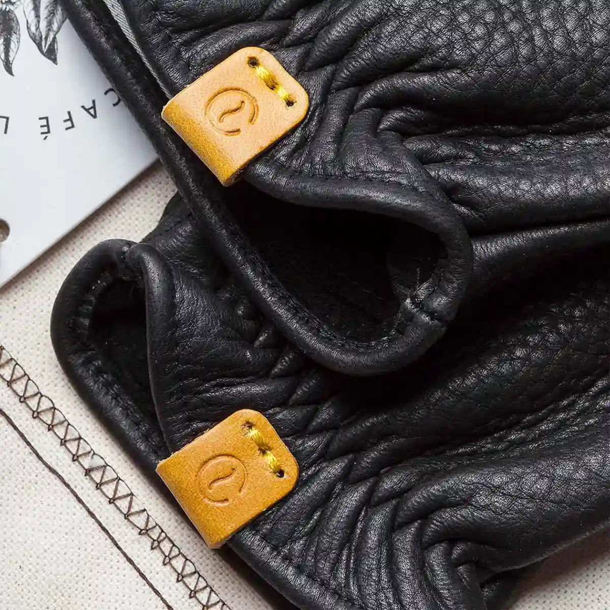 Deerskin Gloves in Black