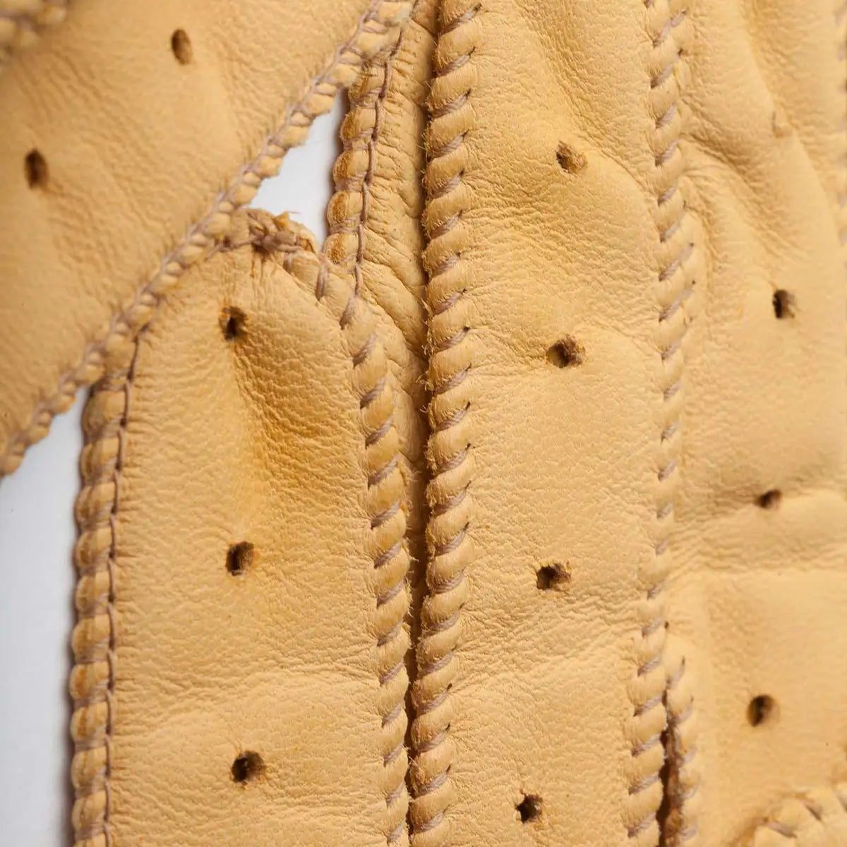 Triton Driving Gloves in Cream