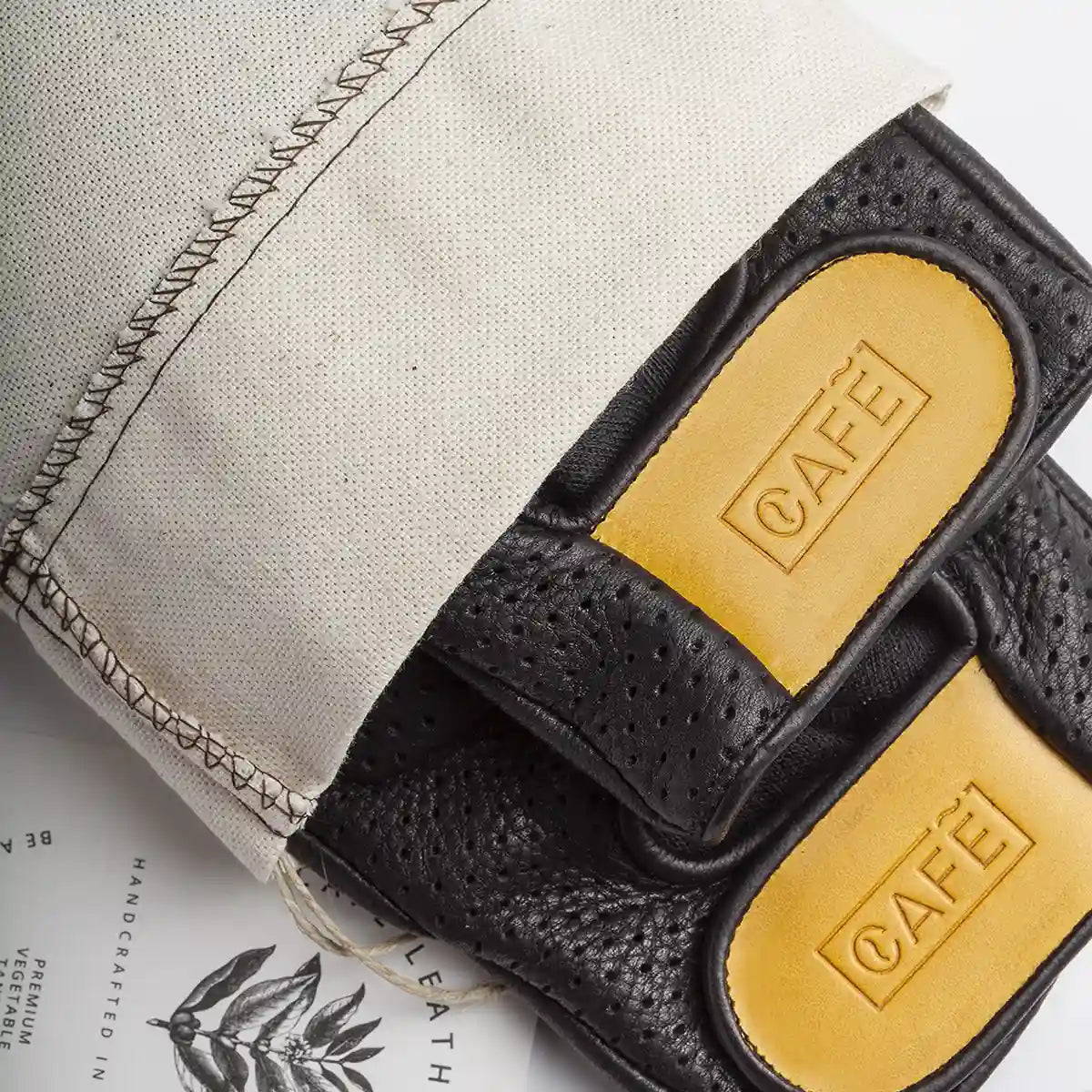 The Dirt Gloves Carbon/Kevlar in Black