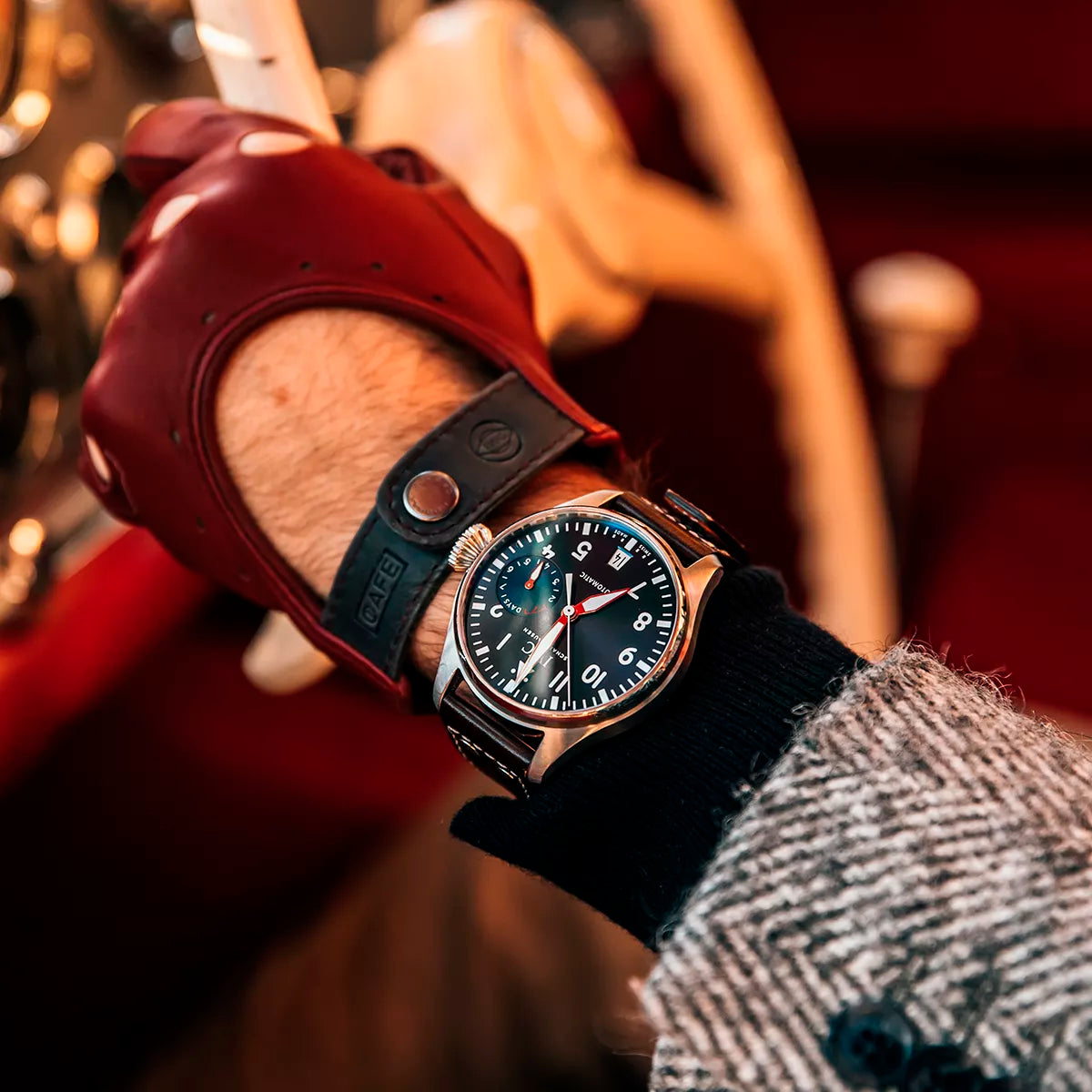 iwc driving gloves red