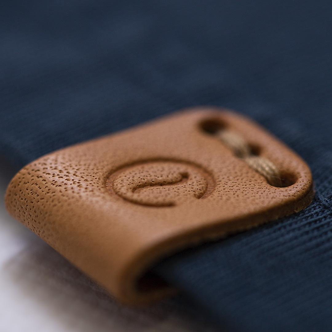 organic heavy bag tee navy detail