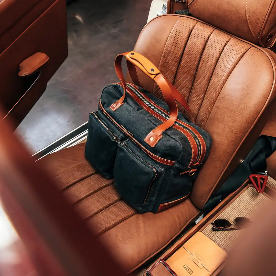 Maletín 48h de tejido encerado Navy y piel