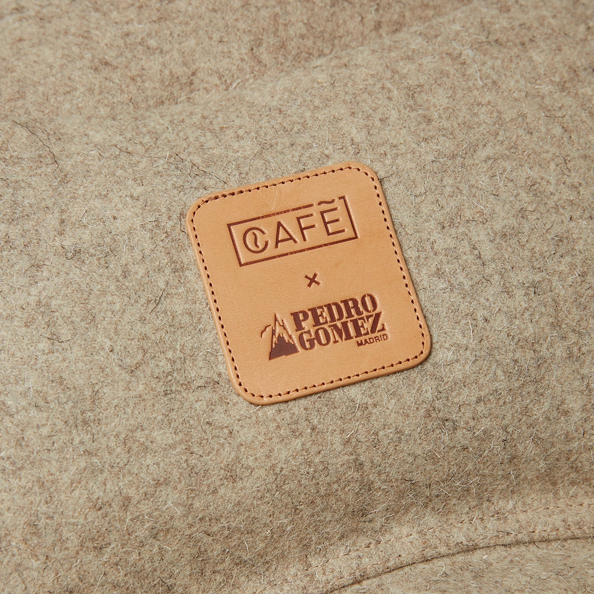 wool vest back logo detail