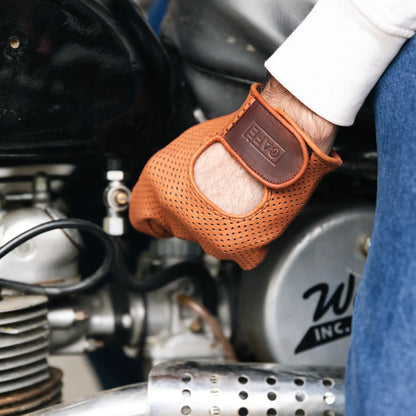 The Dirt Gloves Deerskin in Roasted