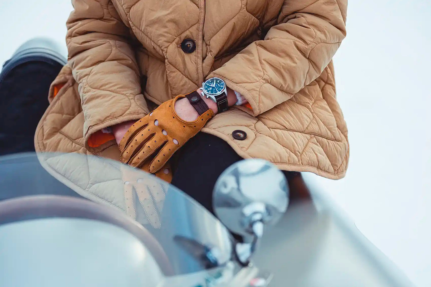 Suede camel gloves