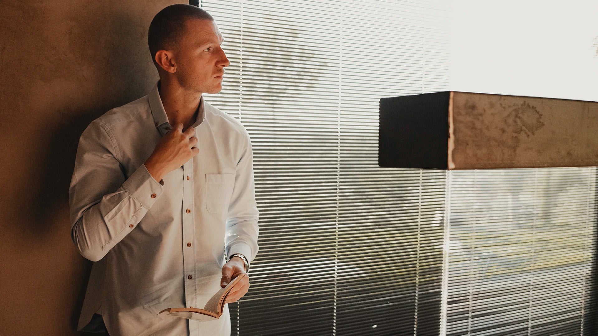 everyday oxford button down shirt tapioca 2