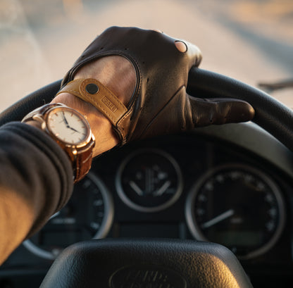 Triton Driving Gloves in Black Coffee