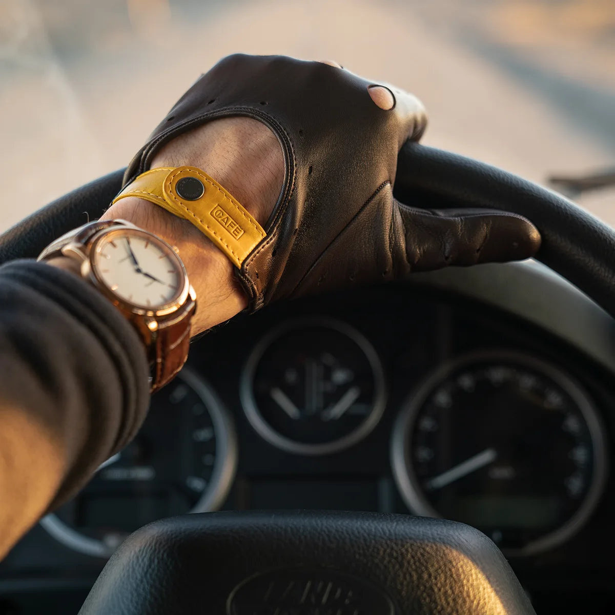 trilobite cafe handschuhe Triton Driving Gloves in Black Coffee