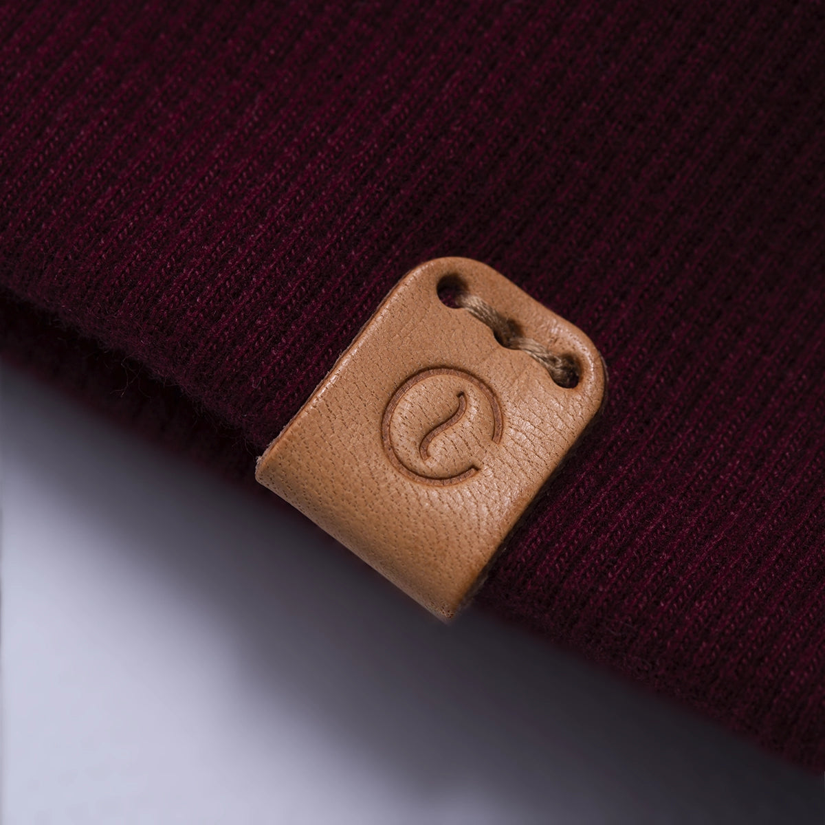 organic logo sweater burgundy detail