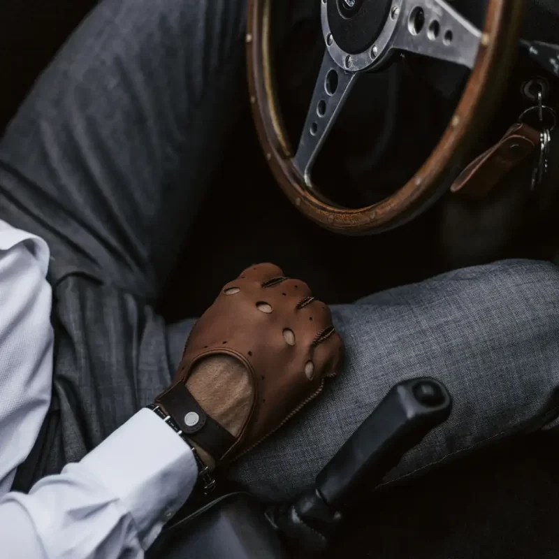 driving gloves brown handcrafted in Spain