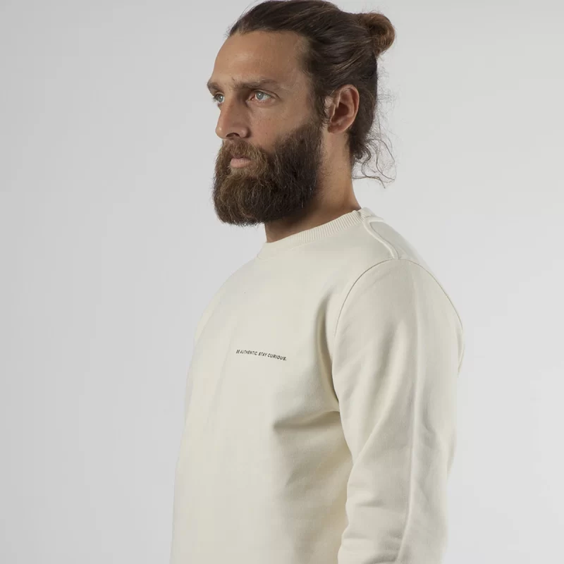 White sweatshirt made in Portugal with 100% organic cotton