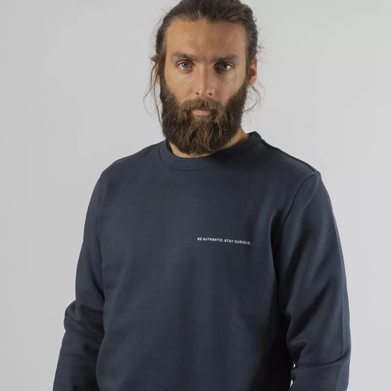 navy sweatshirt made in Portugal with 100% organic cotton