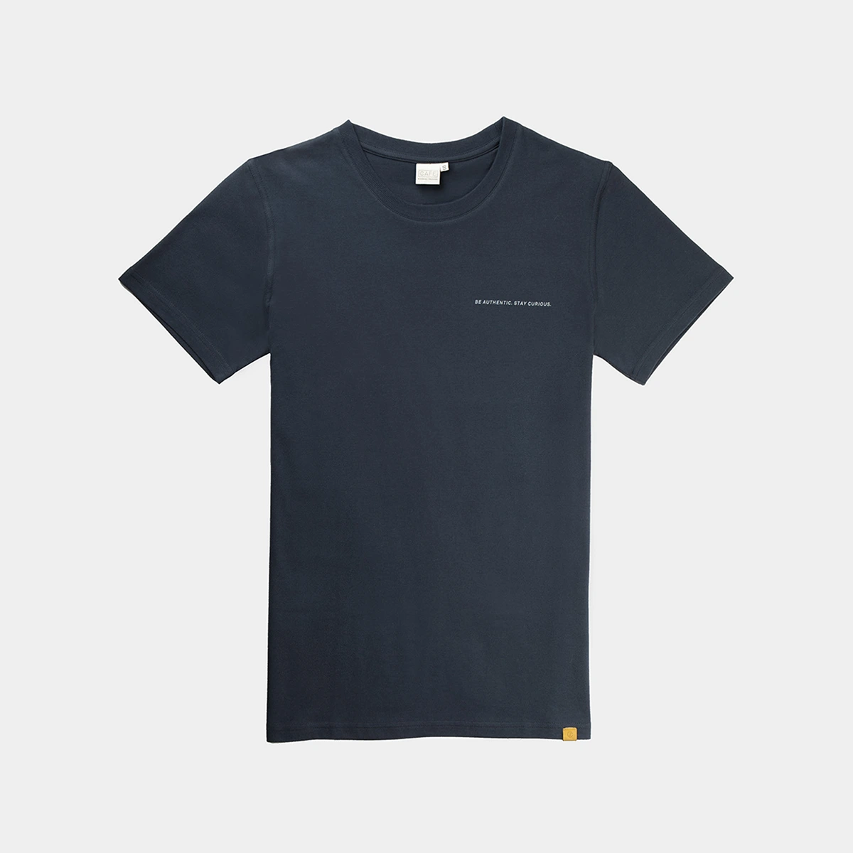 T-shirt in blue navy color made in Portugal with the best organic cotton. Belong to the first textile collection of Café Leather.