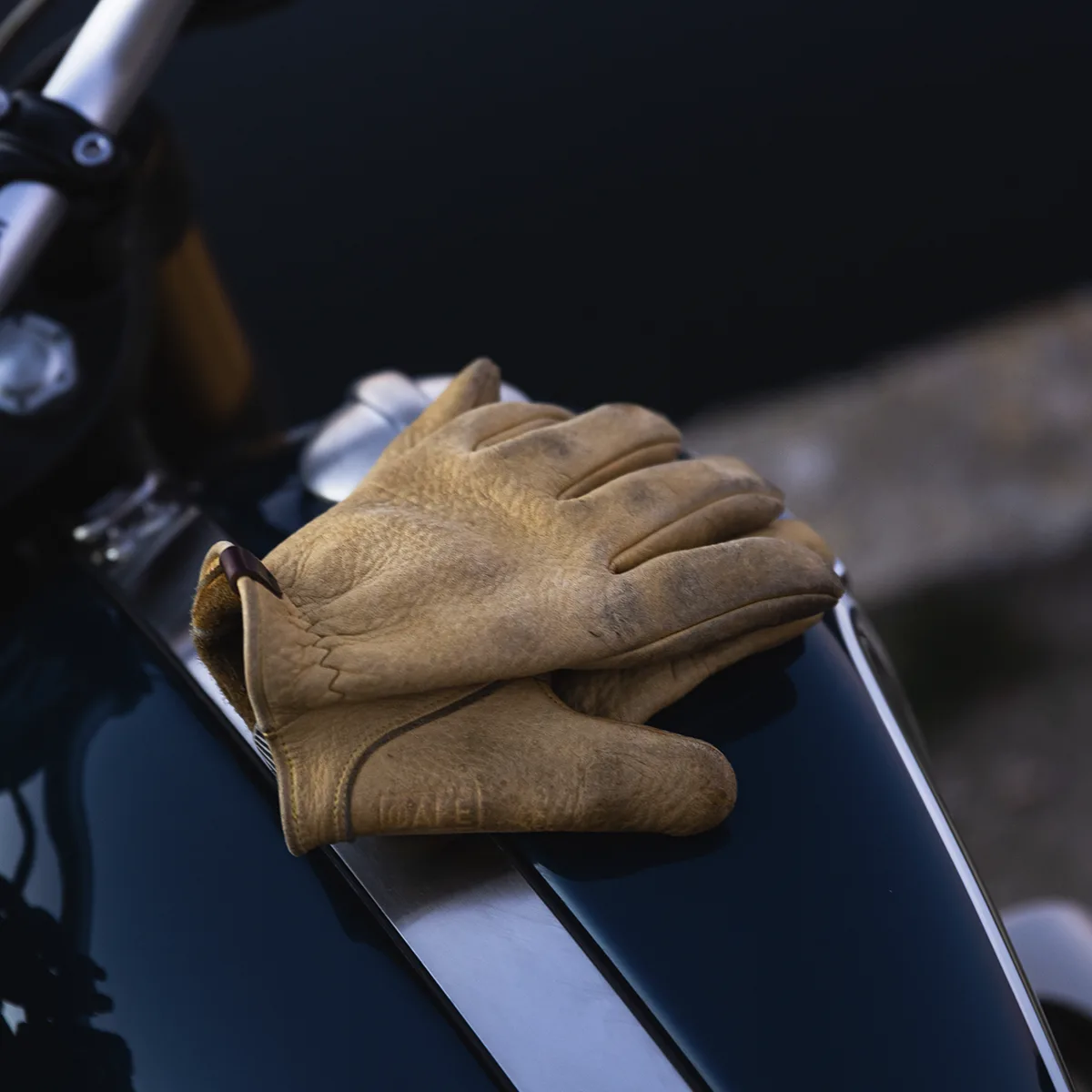 MADE IN THE USA LIGHT BROWN DEERSKIN LEATHER MOTORCYCLE GAUNTLET GLOVES 
